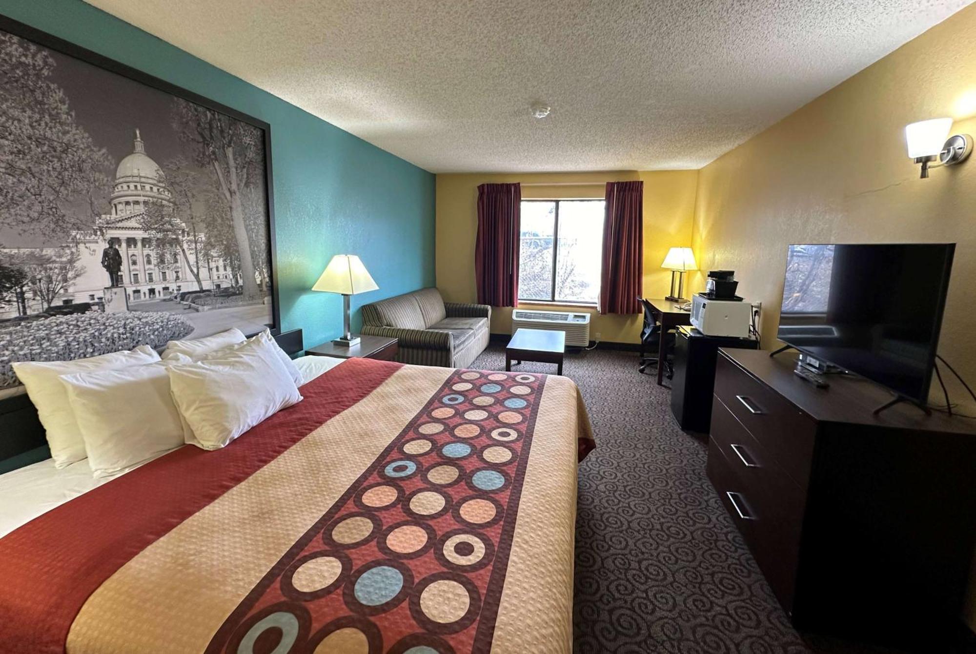 Super 8 By Wyndham Appleton Hotel Exterior photo